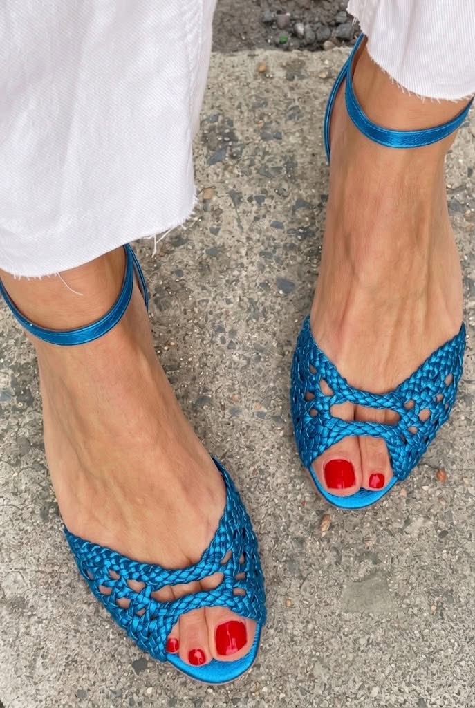 Women's Woven Peep-Toe Flat Sandals for All-Day Comfort
