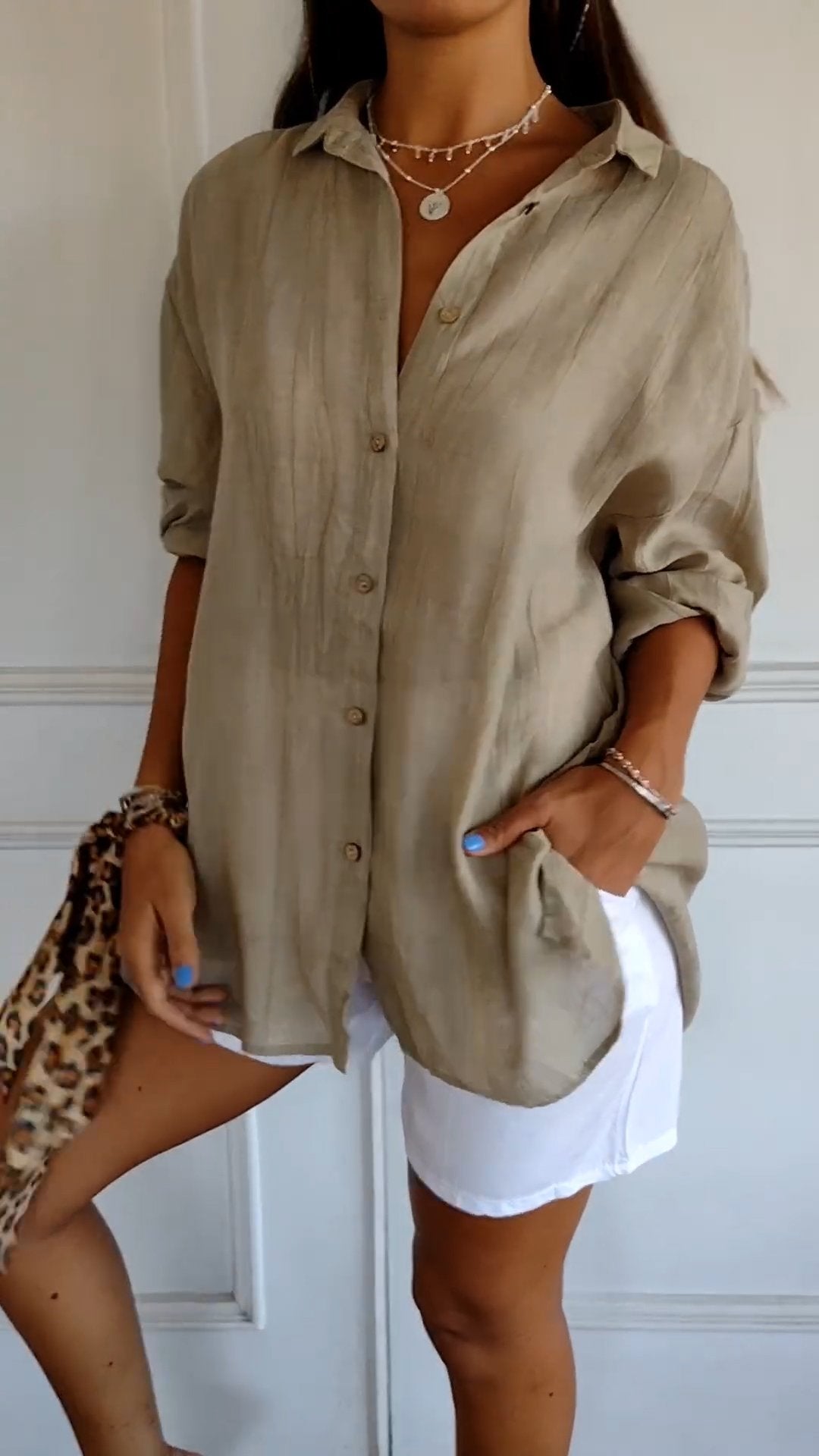 Women’s Button-Down Shirt with Oversized Long Sleeves and Side Pockets