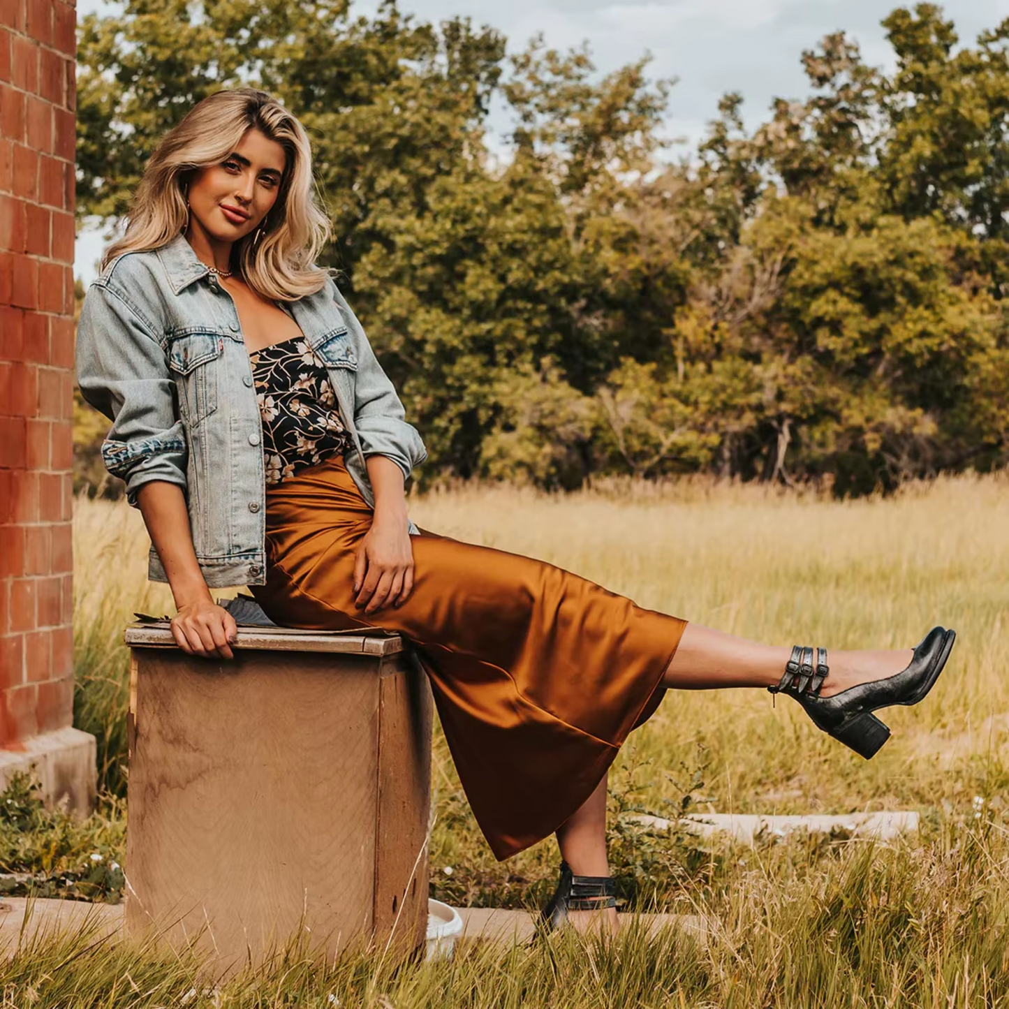 Women’s Block Heel Pumps with Triple Ankle Straps and Distressed Leather Finish