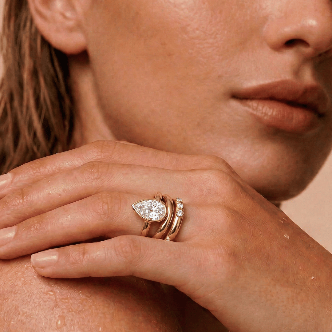 Women's Pear-Shaped Stone Ring Set with Pave Band