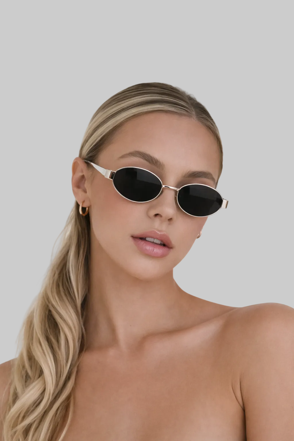 Women’s Sunglasses with Vintage Oval Metal Frame and UV400 Protection Lenses