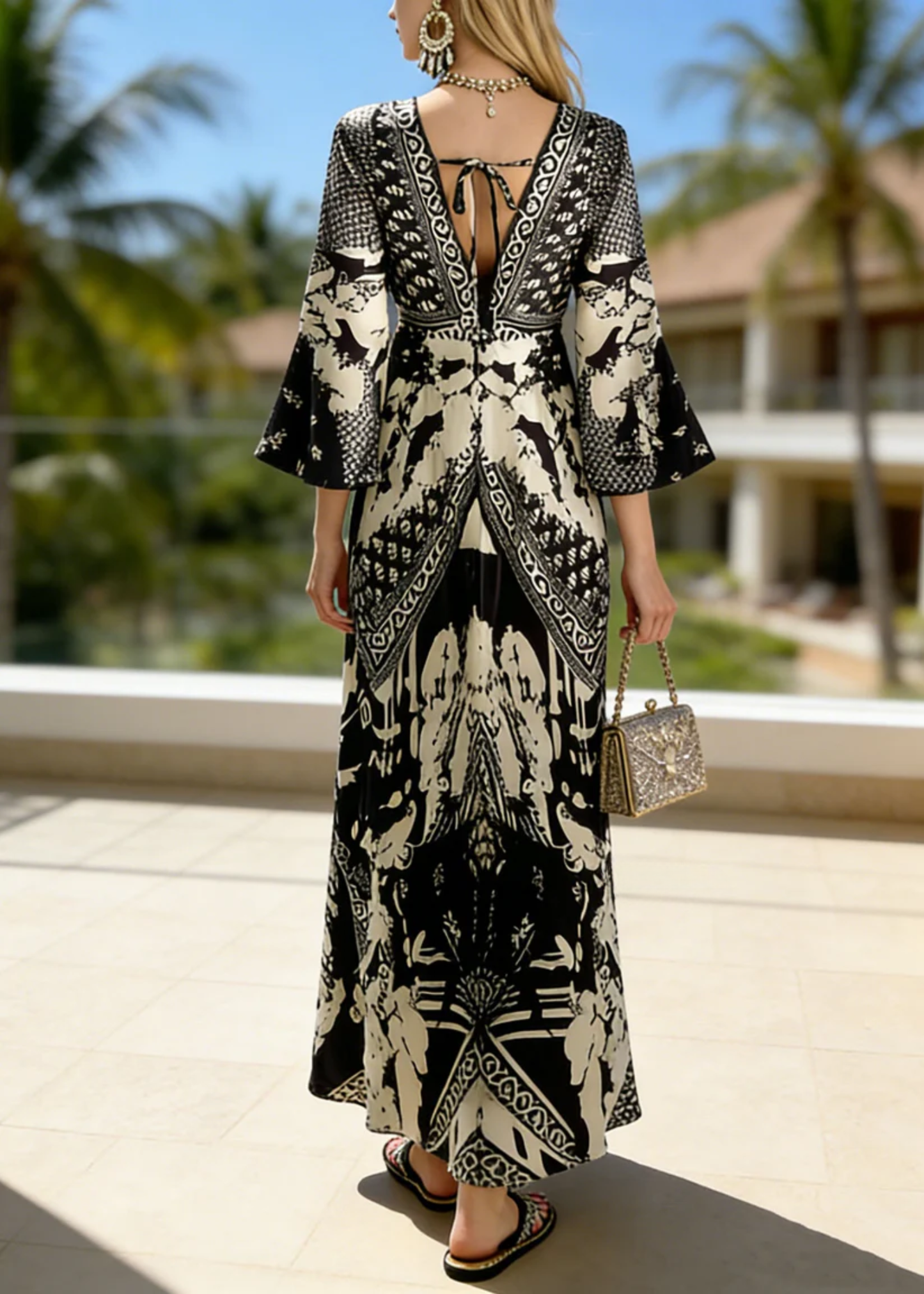 Women’s Maxi Dress with Vintage Manor Floral Print and Elegant V-Neckline