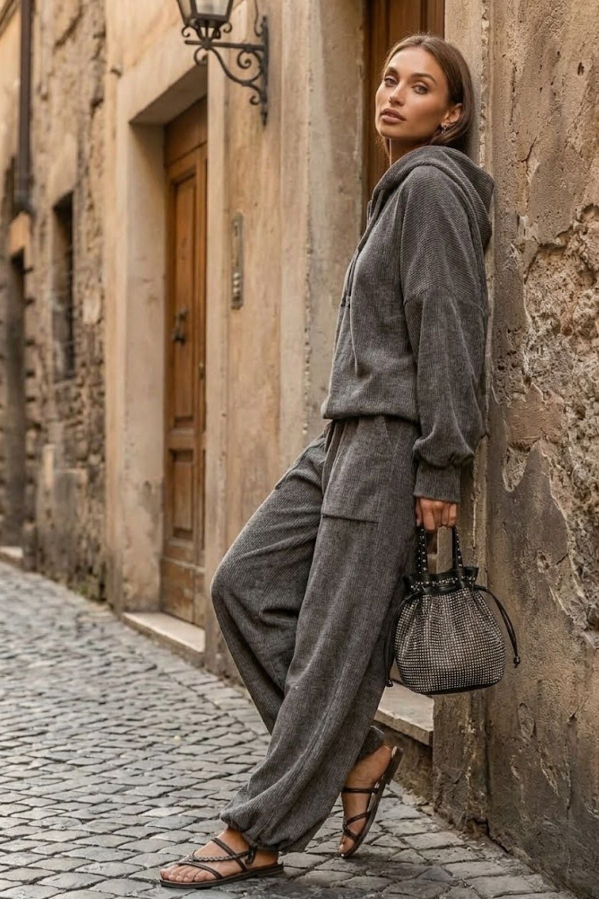 Women¡¯s Loungewear Set with Oversized Hooded Sweatshirt and Wide Leg Pocket Pants