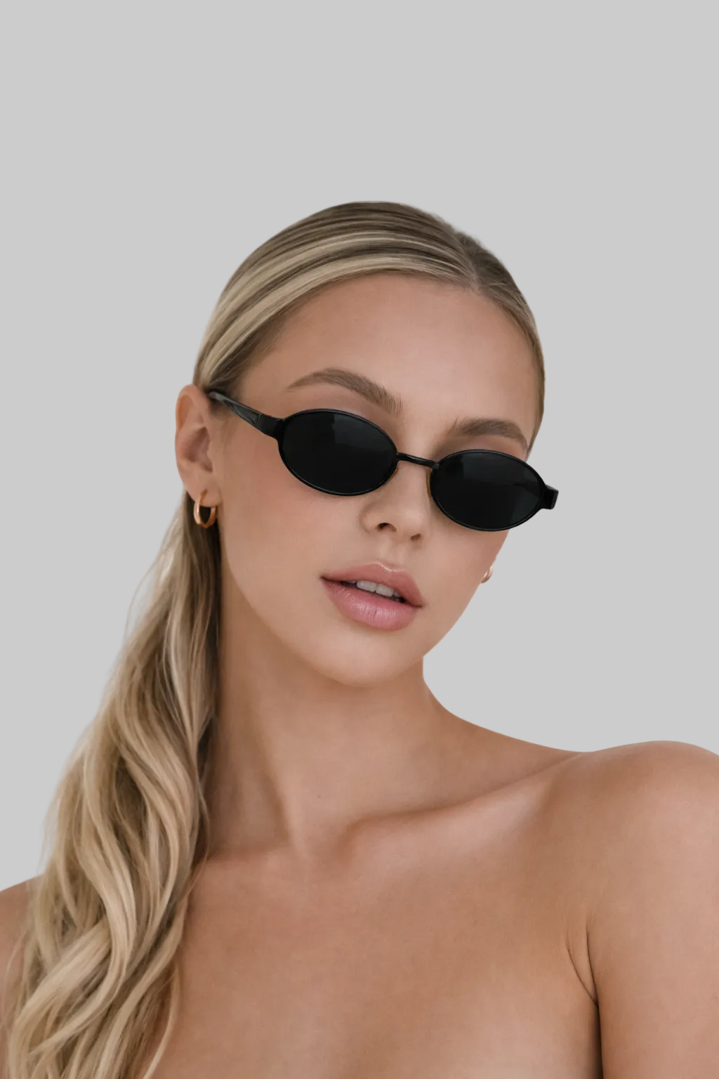 Women’s Sunglasses with Vintage Oval Metal Frame and UV400 Protection Lenses