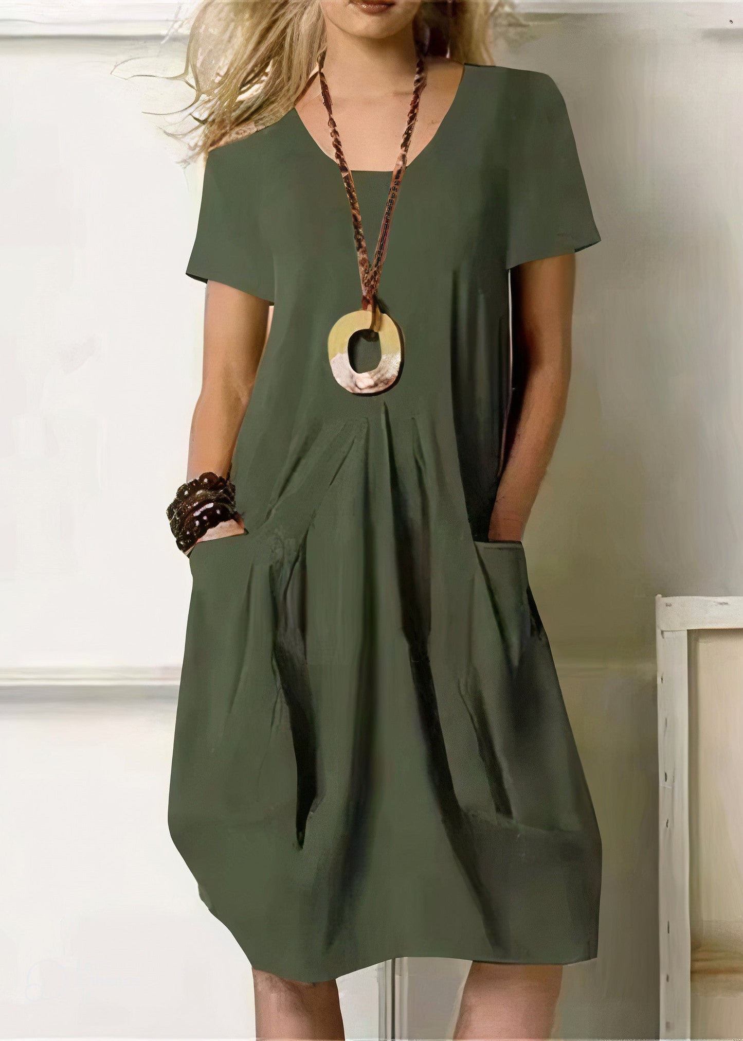 Women's Relaxed Fit Midi Dress with Short Sleeves and Functional Side Pockets