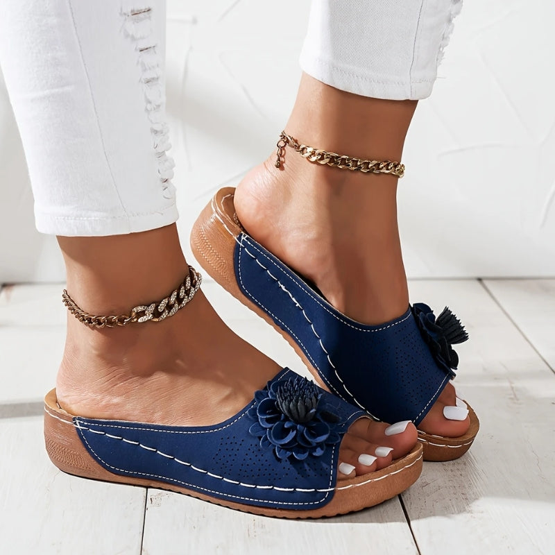 Women¡¯s Wedge Sandals with Floral Appliqu¨¦ and Perforated Slip-On Strap