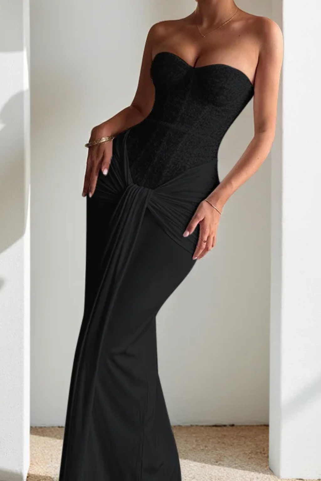 Women’s Maxi Dress with Strapless Corset Bodice and Central Knotted Draping