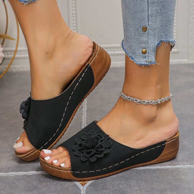 Women¡¯s Wedge Sandals with Floral Appliqu¨¦ and Perforated Slip-On Strap
