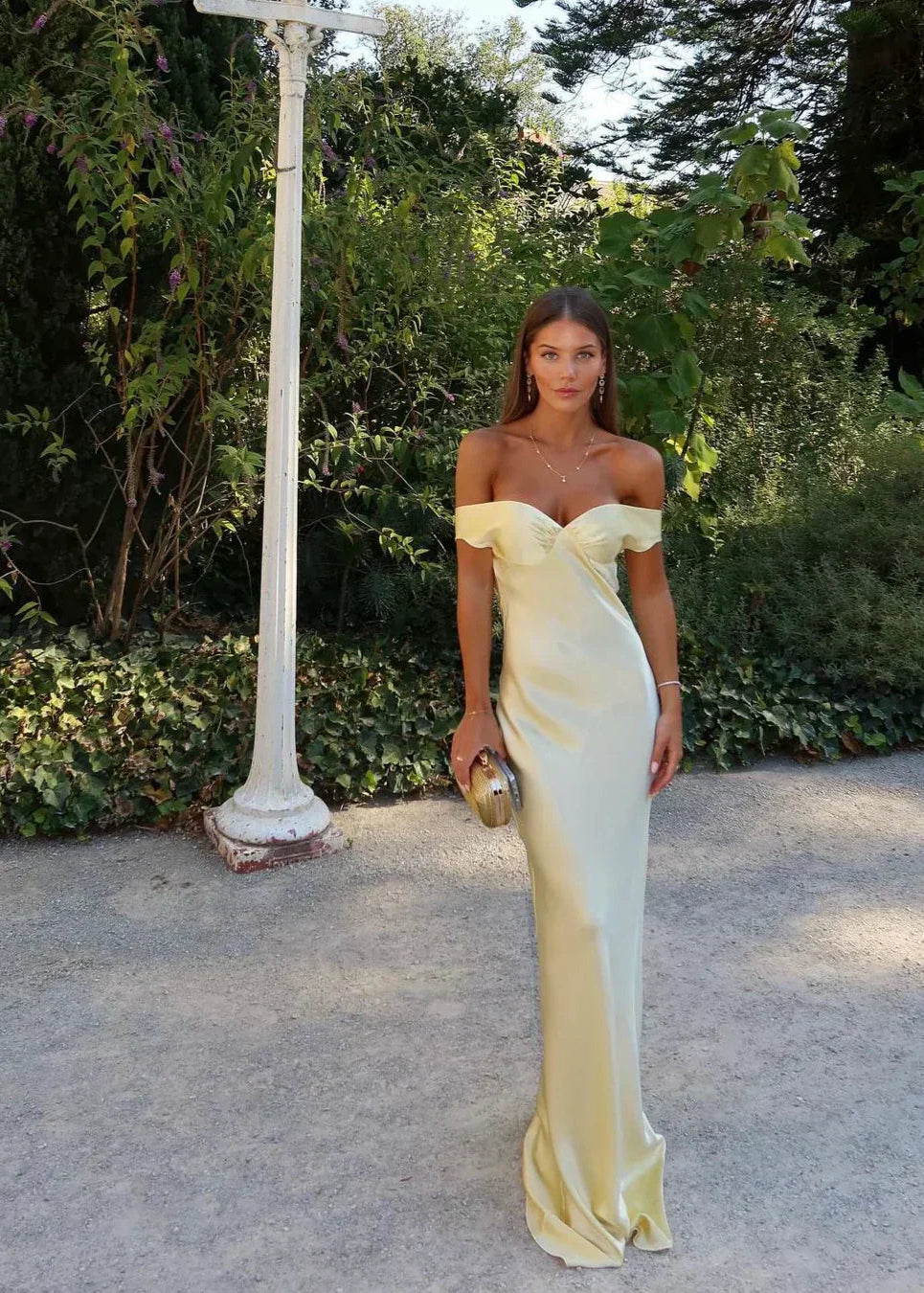 Women’s Off-Shoulder Satin Maxi Dress Sweetheart Neckline Wedding Guest Gown