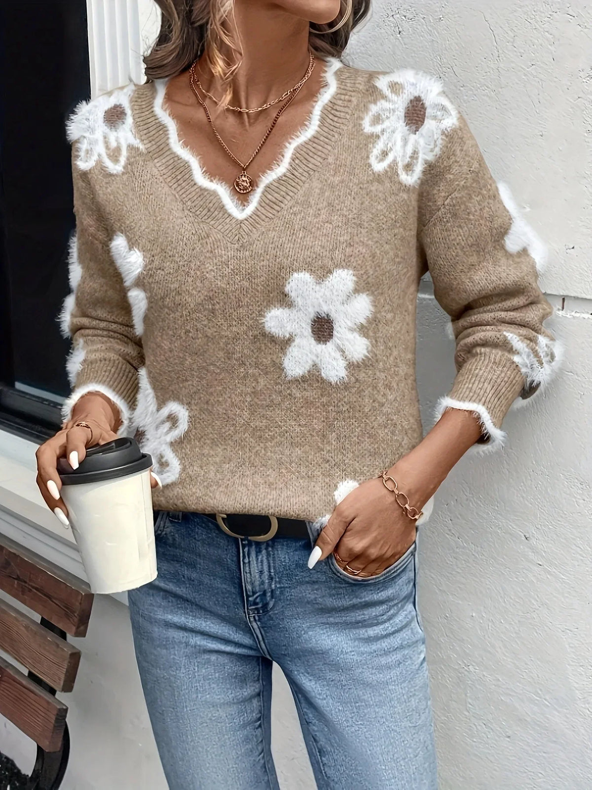 Women's Floral Embroidered Pullover With Lace Collar