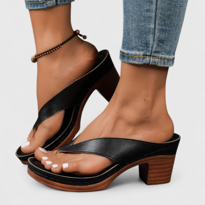 Women’s Thong Sandals with Block Heel and Wood-Grain Platform Sole