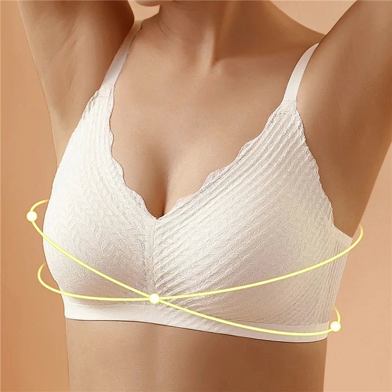 Women's Seamless Comfort Bra with Scalloped V-Neckline and Soft Textured Finish