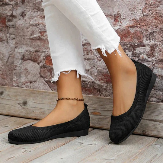 Women’s Ballet Flats with Breathable Flyknit Upper and Cushioned Sole
