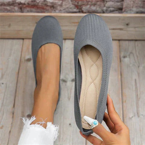 Women’s Ballet Flats with Breathable Flyknit Upper and Cushioned Sole