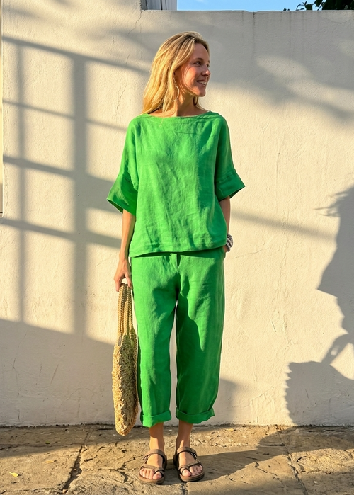 Women'sTwo Piece Linen Set Boat Neck Tunic and Cropped Tapered Pants
