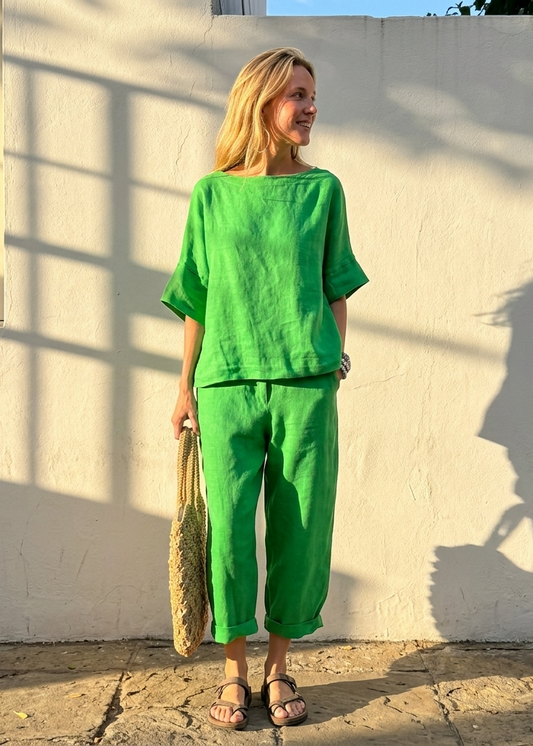 Women'sTwo Piece Linen Set Boat Neck Tunic and Cropped Tapered Pants