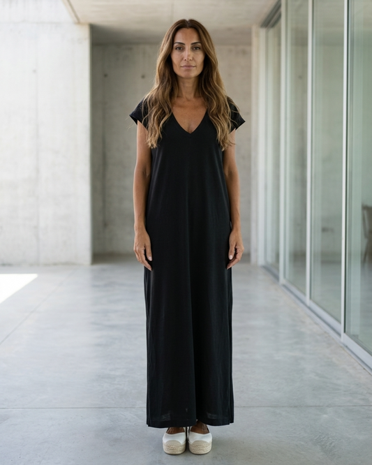 Women’s Maxi Dress with V-Neck and Relaxed Side Slit Silhouette